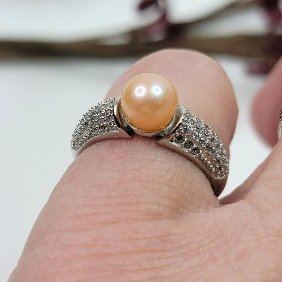 Pure Chic 925 Sterling Silver Adjustable Ring with Peach Freshwater Pearl - Picture 2 of 5